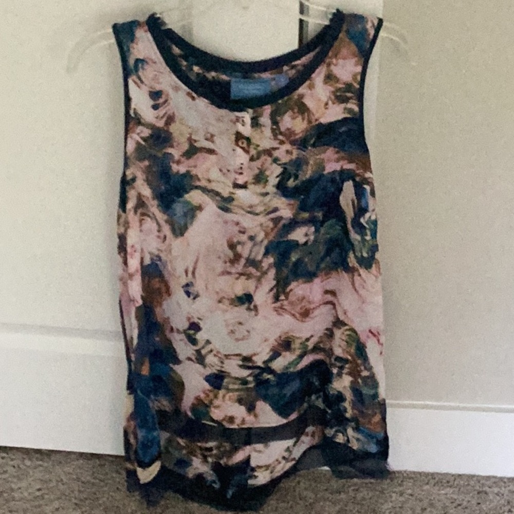 Simply Vera tunic top.